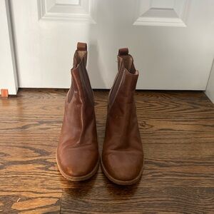 Madewell gently worn brown leather boots